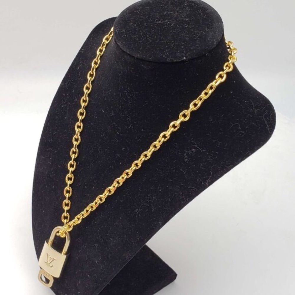 100% Auth Louis Vuitton Lock & Key w/ 18k Gold Plated Chain Necklace - Picture 9 of 9
